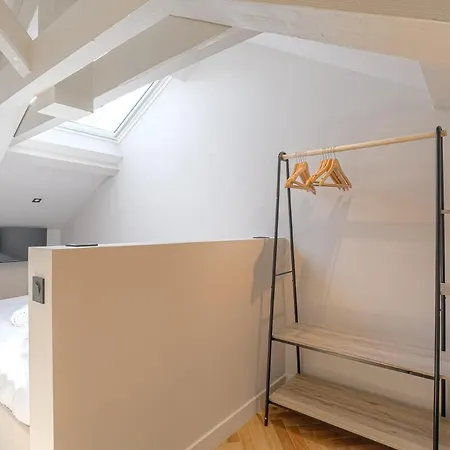 Cosy Et Lumineux, Ecully