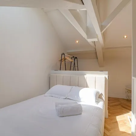 Apartment Cosy Et Lumineux, Ecully